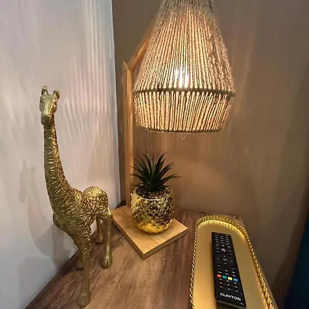 فندق مبيت وإفطار La Maddyson ناربون